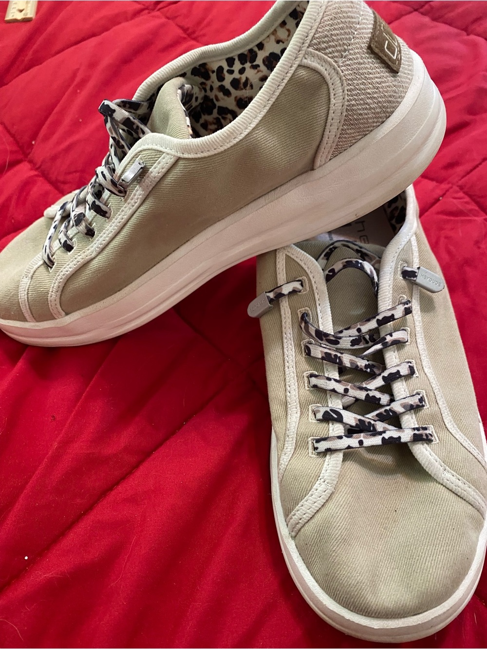 Hey Dude Women’s Karina joy Canvas Sneakers sand beige leopard Laces size 7 EUC